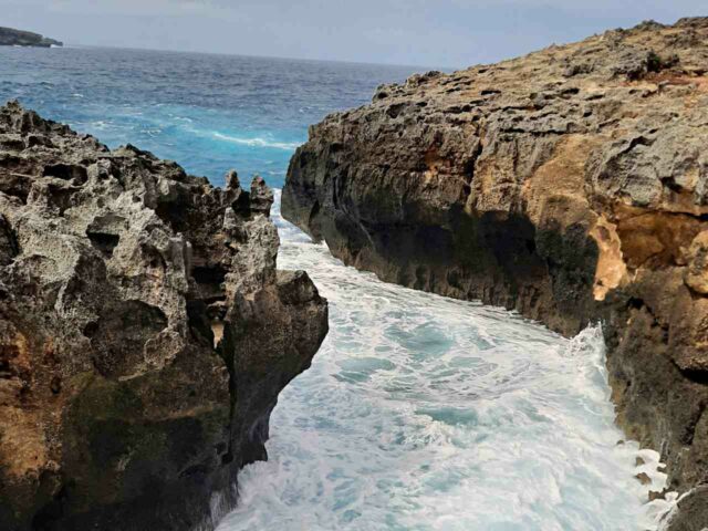 angel's billabong in high tide wave