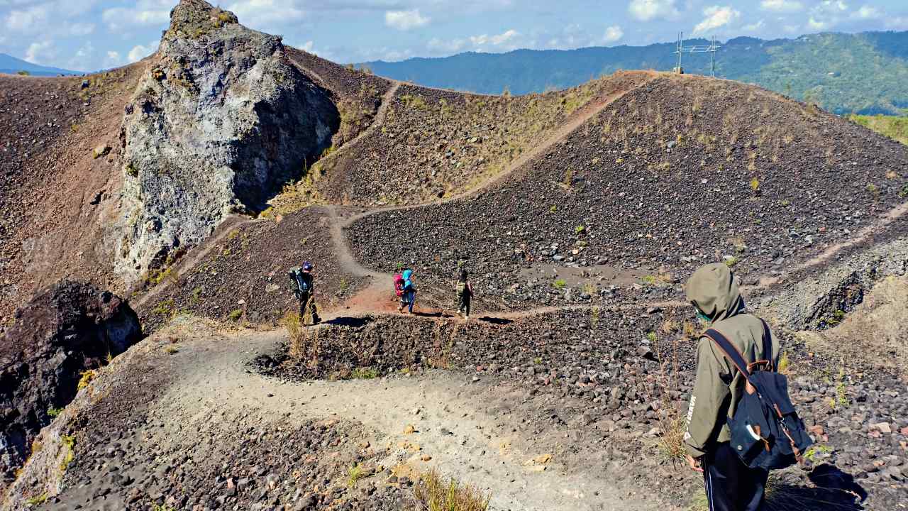 rocky trail 