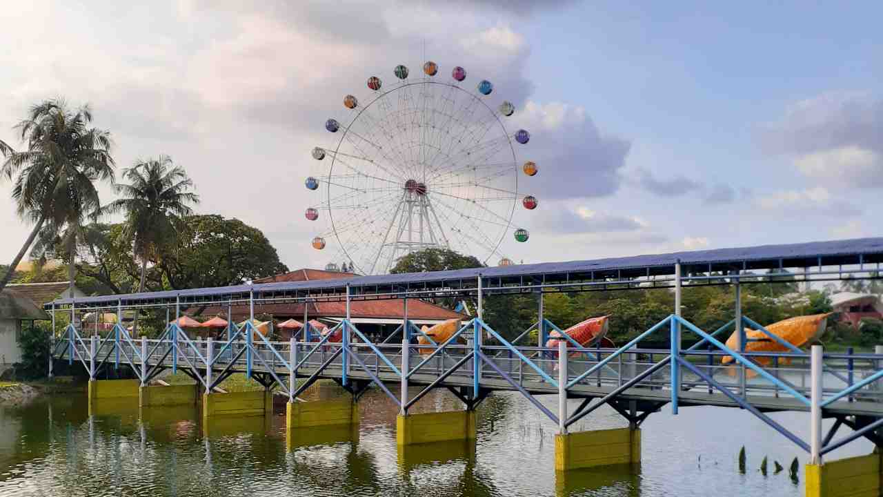 ferris wheel taman mini indonesia indah 