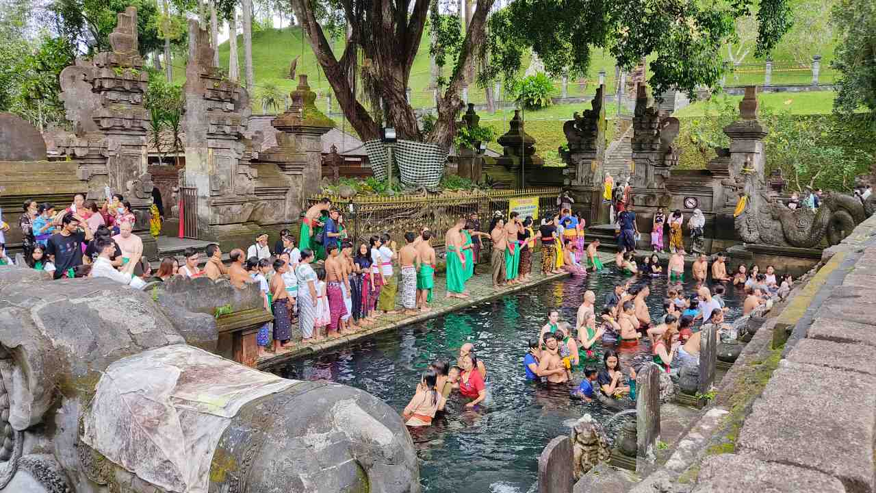 melukat at tirta empul temple 