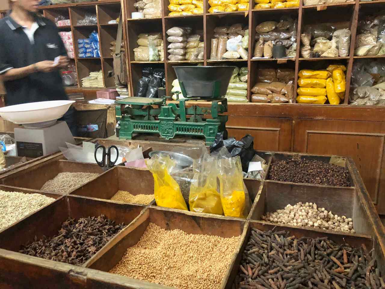 beringharjo market spice shop