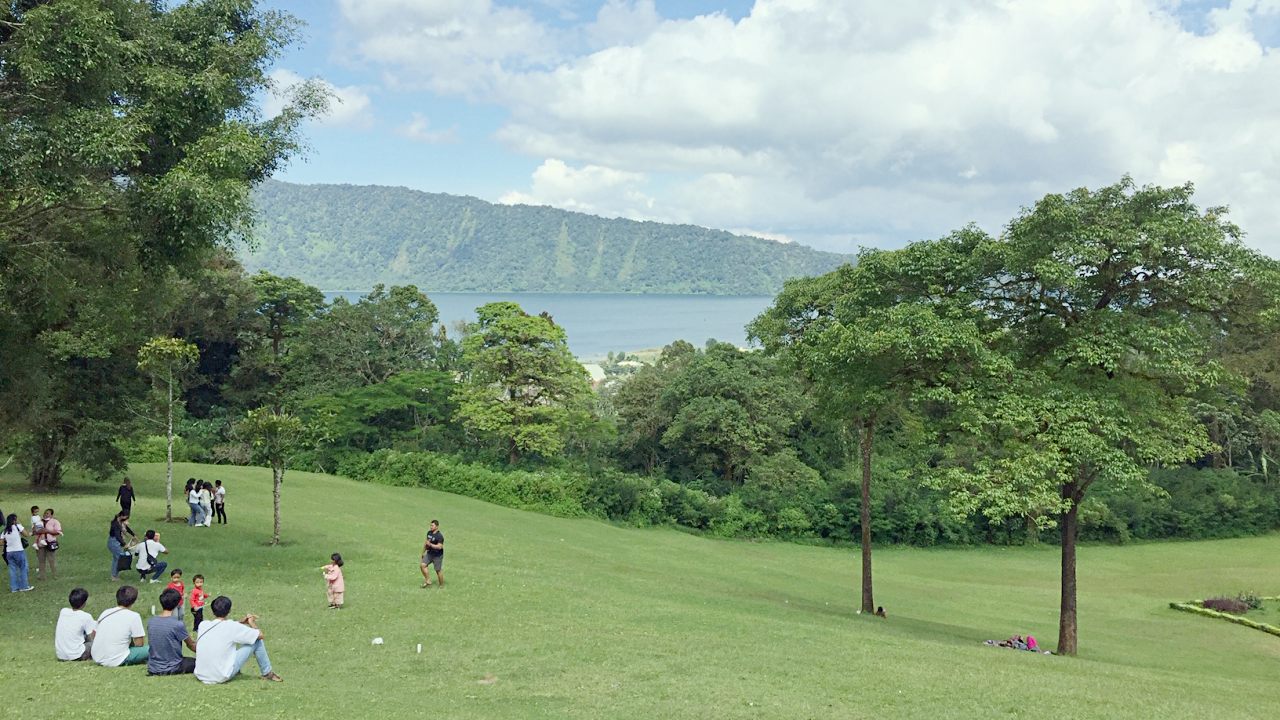 Bali botanic garden picnic spot 