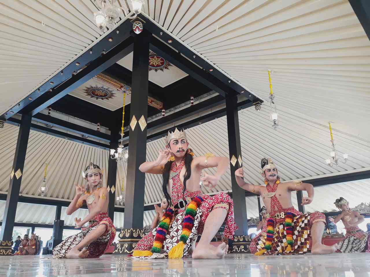 yogyakarta palace Kraton, traditional dance show