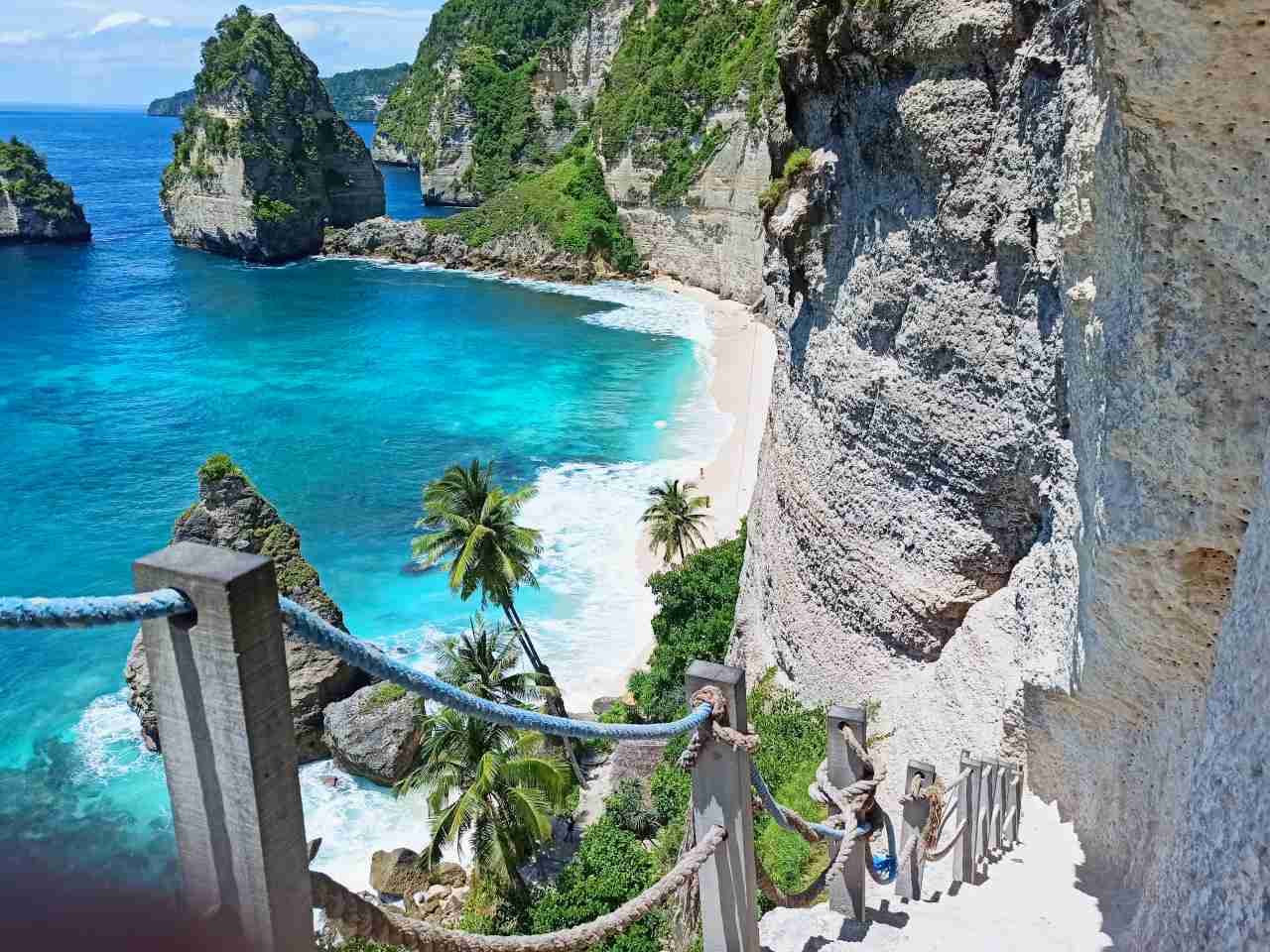 diamond beach steep stairs 