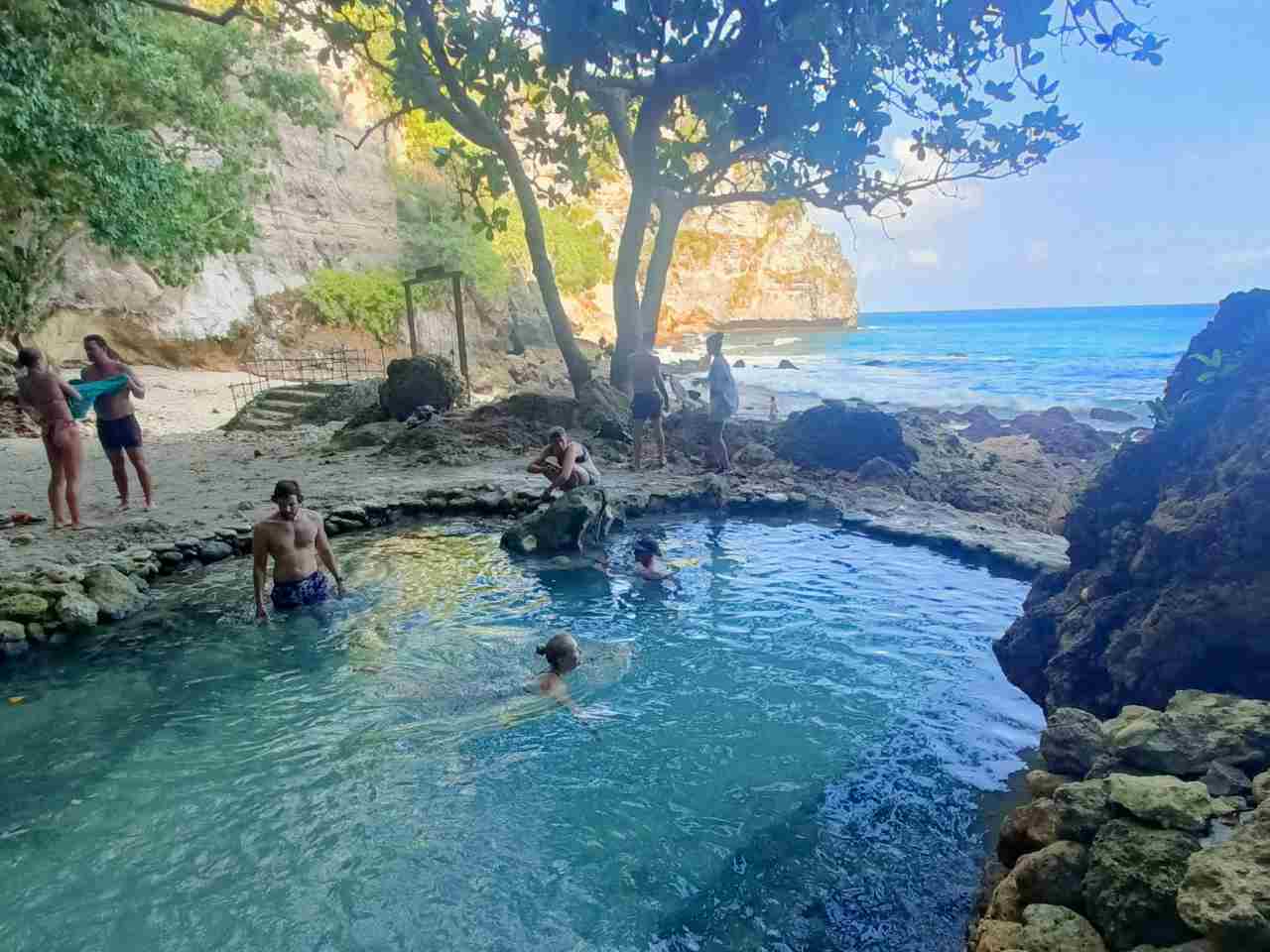 tembeling beach pool 