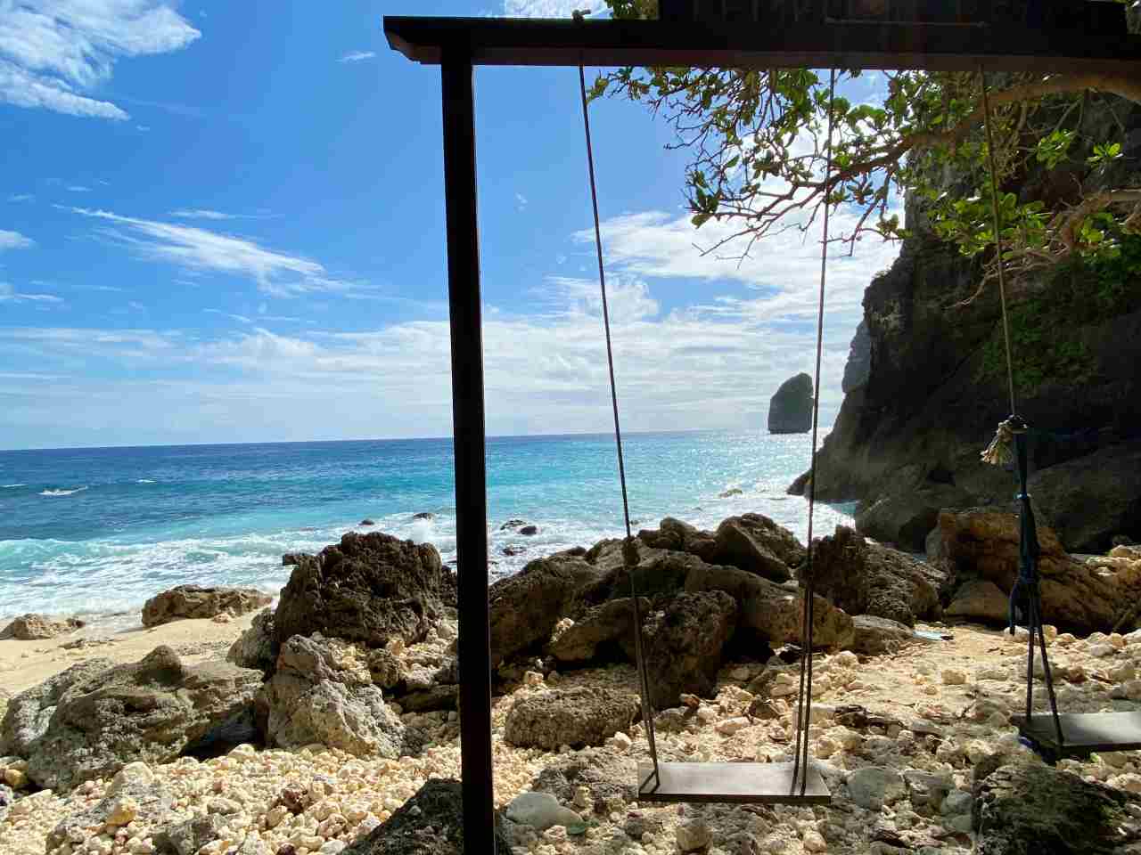 tembeling beach swings 