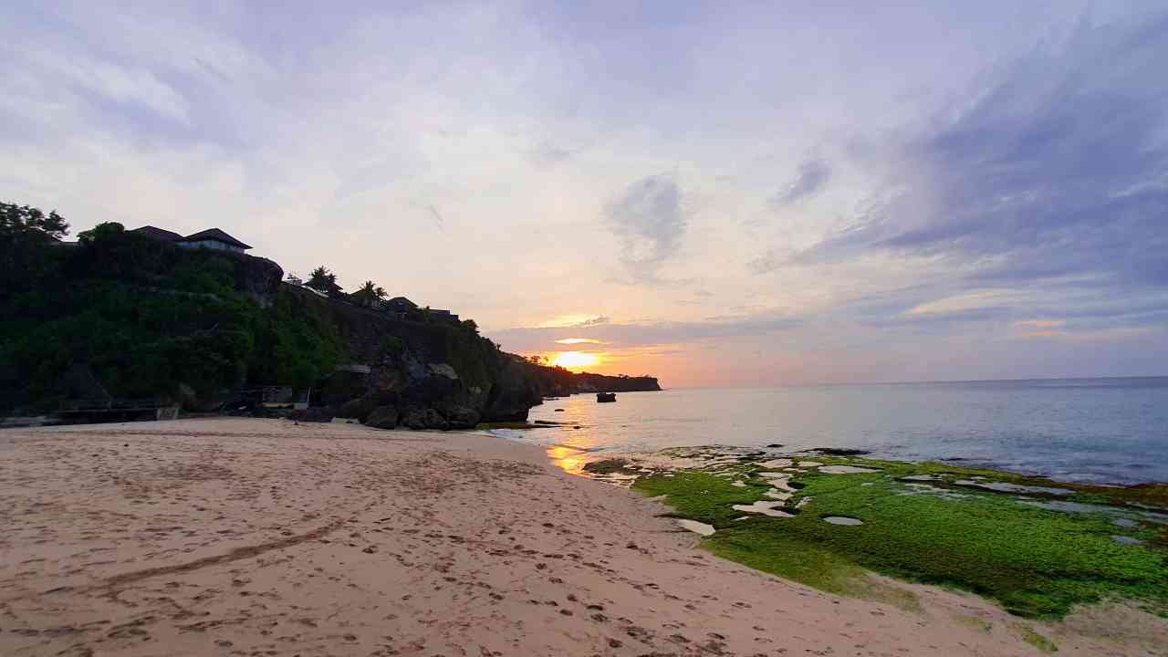 kubu beach sunset 