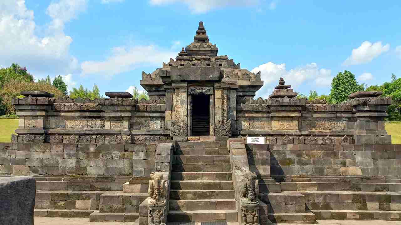sambisari main temple 
