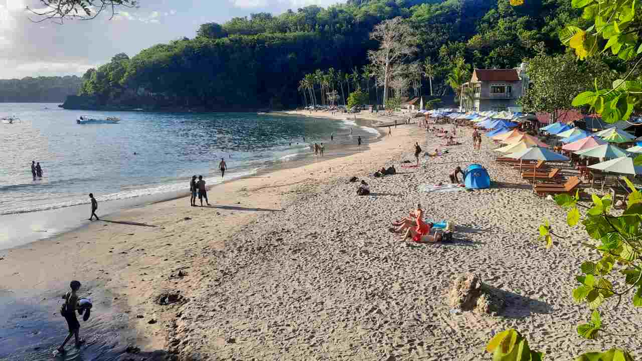 crystal bay beach nusa penida 