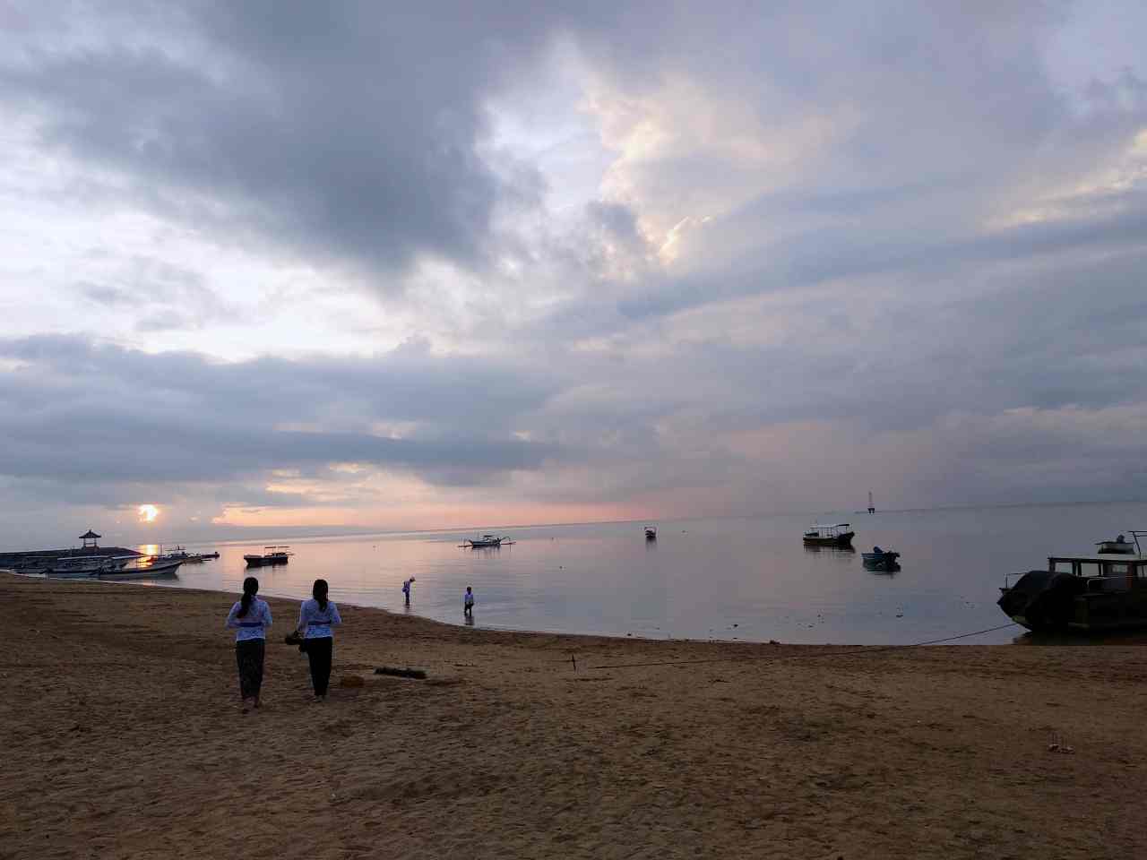 sunrise at mertasari beach 