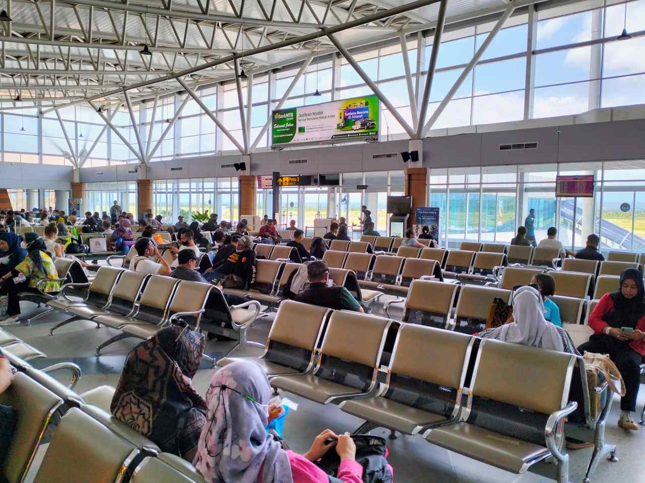 departure gate lombok area 