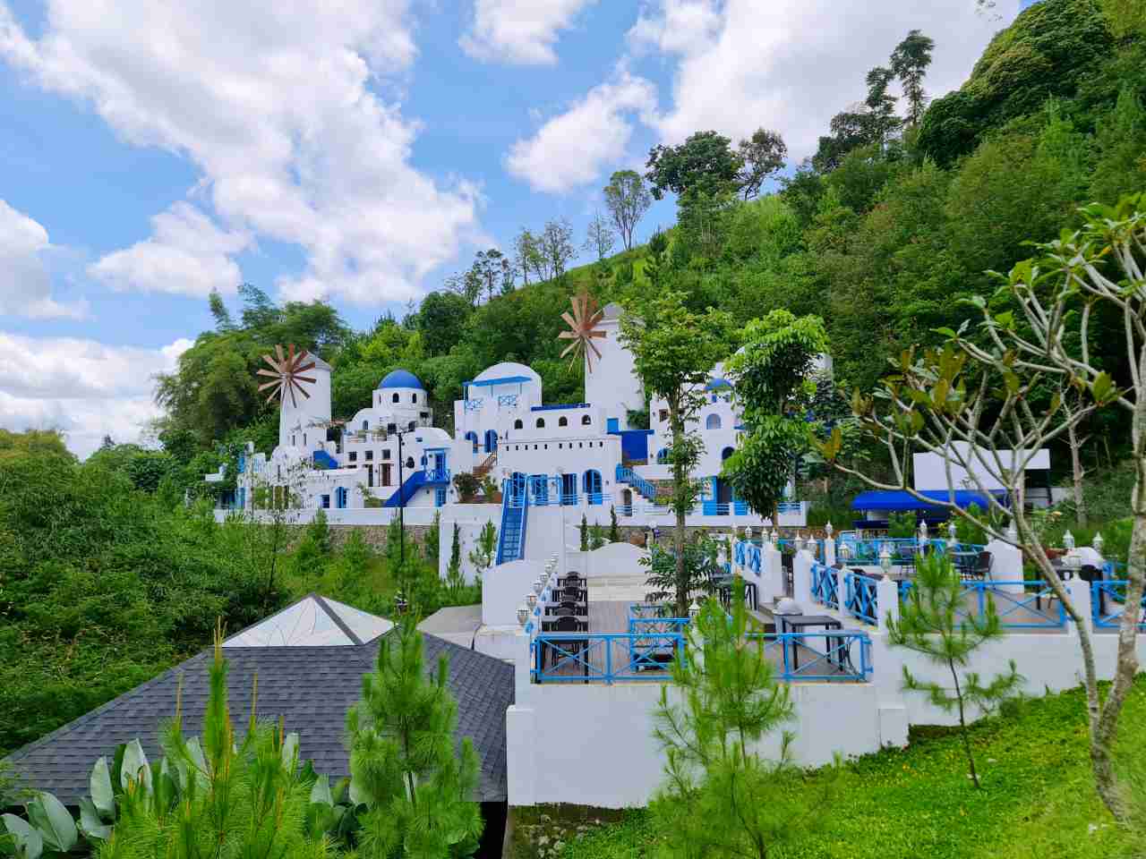 the Santorini spot in sarae hills 