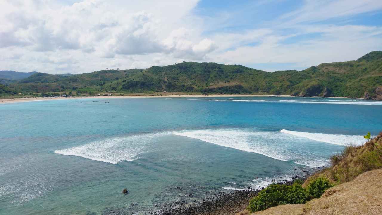 mawun hill overlooking the beach