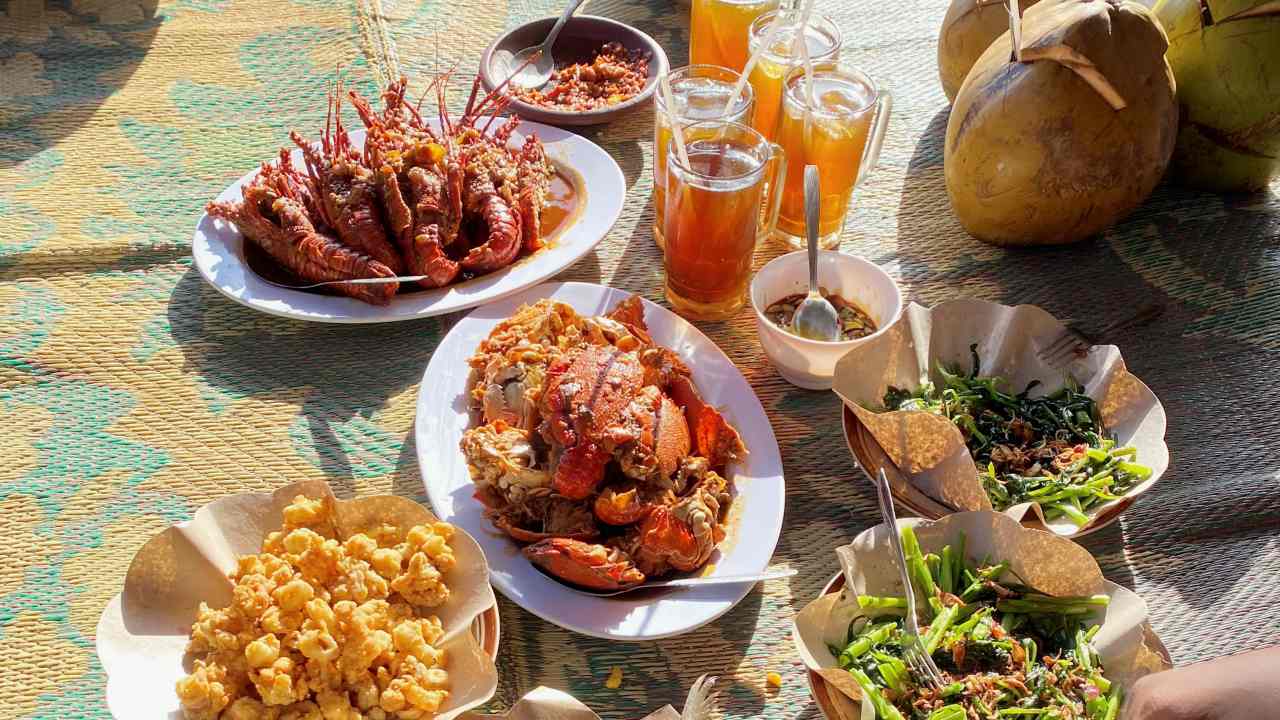 seafood dishes in Sundak beach restaurants