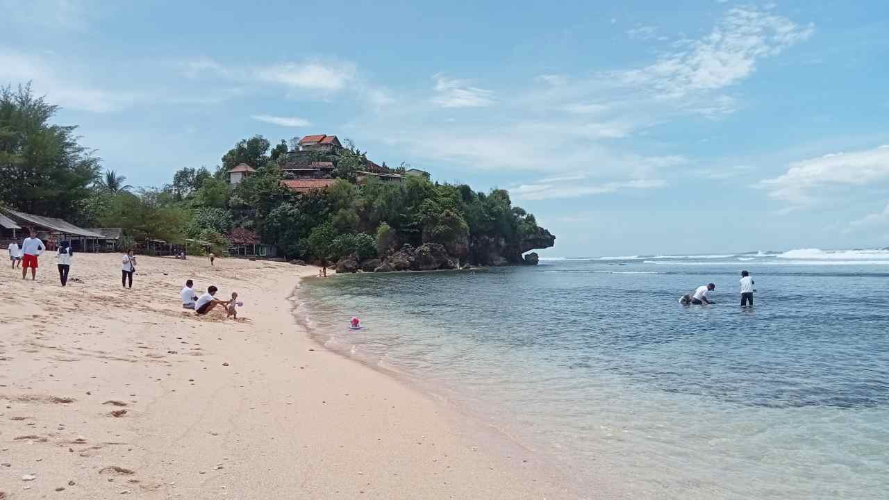 white sand sundak beach 