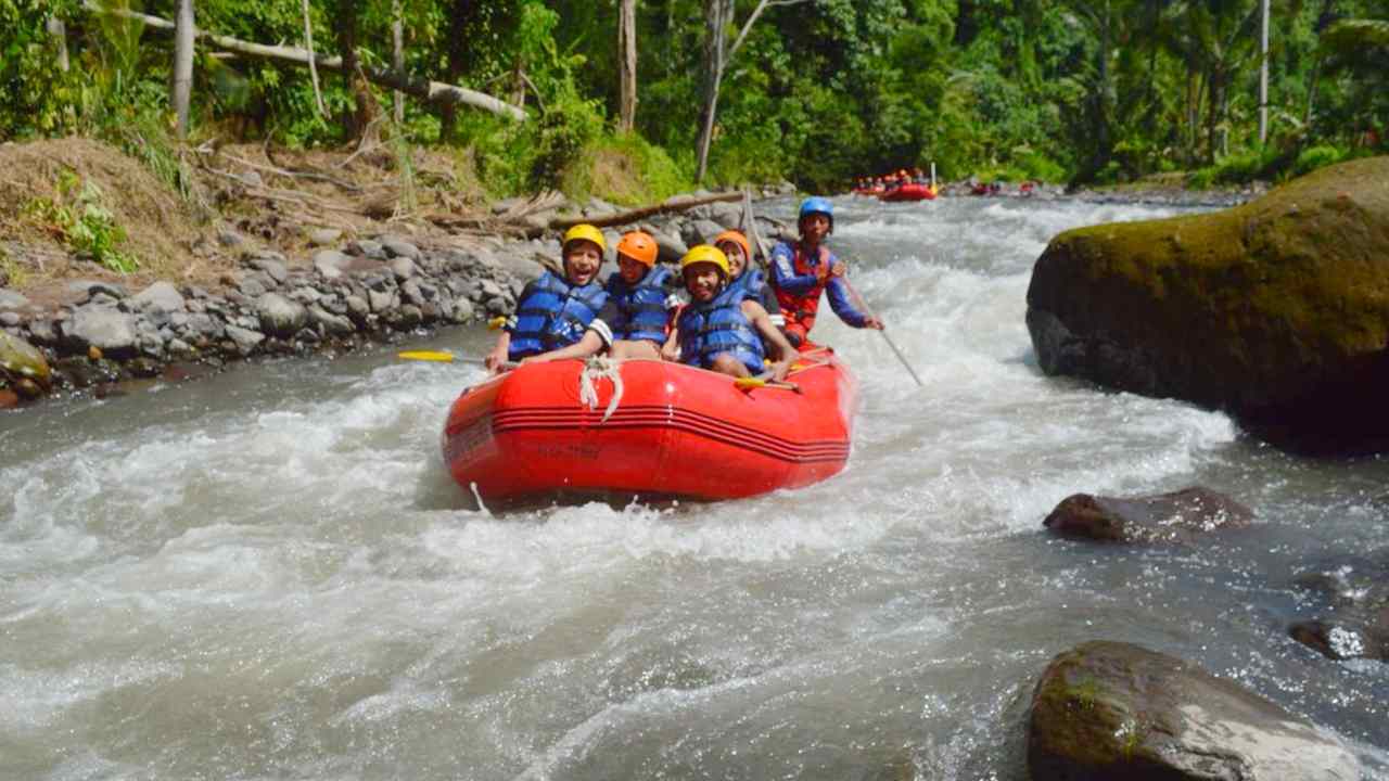 rafting activity in the river