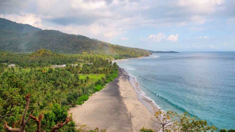 senggigi beach west lombok