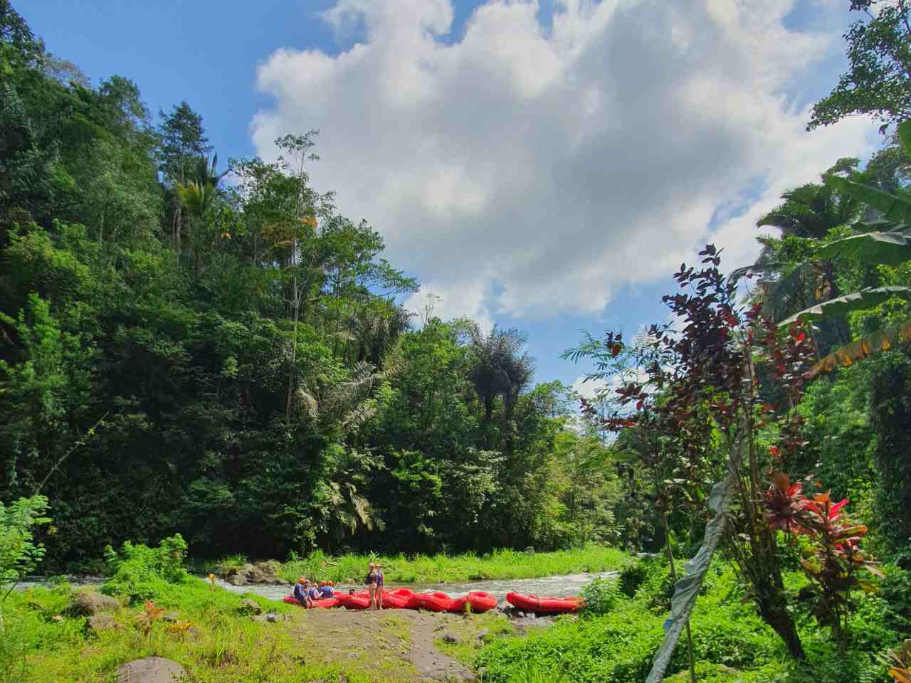 access to telaga waja waterfall by rafting 