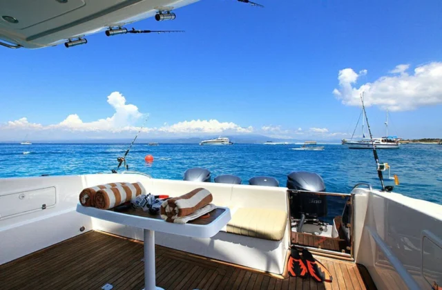 Yacht charter Bali with crew, dining, and island-hopping experience